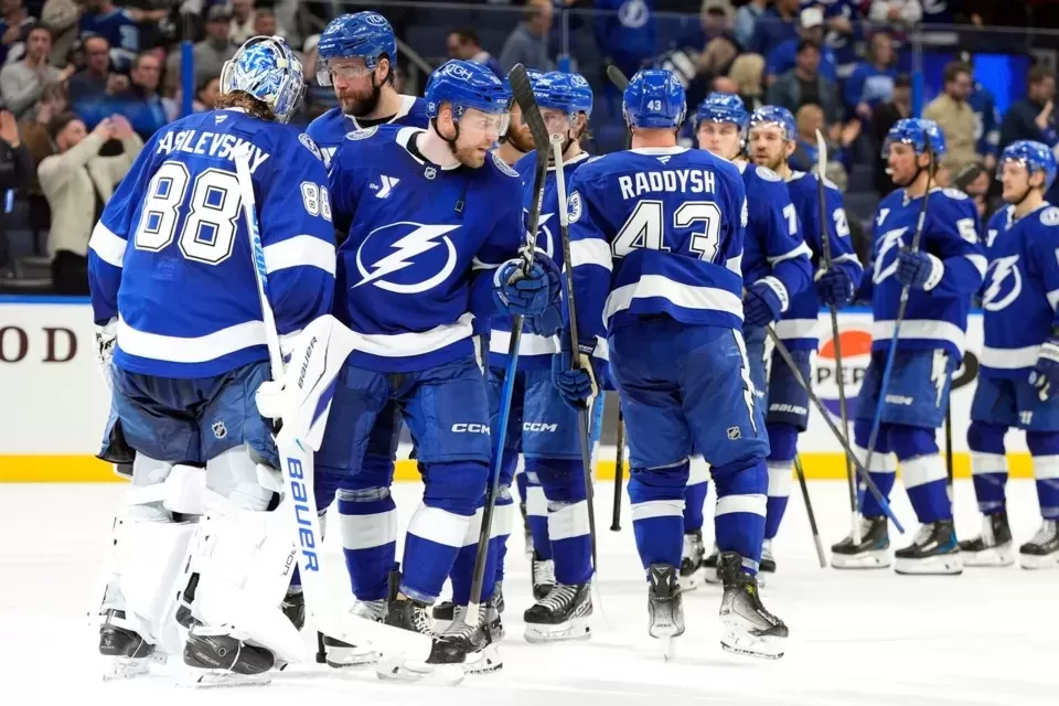 Kucherov đạt 100 điểm trong chiến thắng của Lightning trước Leafs.